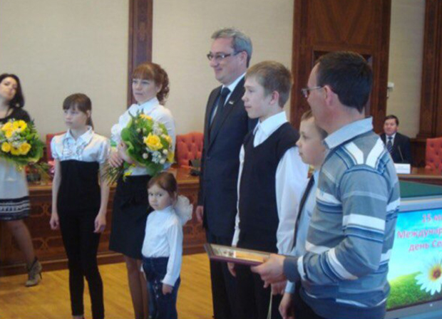 в 2012 году  многодетная семья Панюковых была  (1)