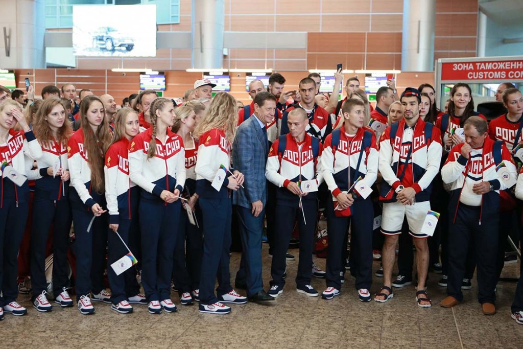 Сборная перед отлетом в РИО, справа от руководителя Олимпийского комитета  А.Жукова уроженец Максаковки боксер  Никитин